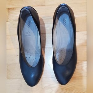 Ecco Black Dress Pumps Womens size 40 USA size 9-9.5